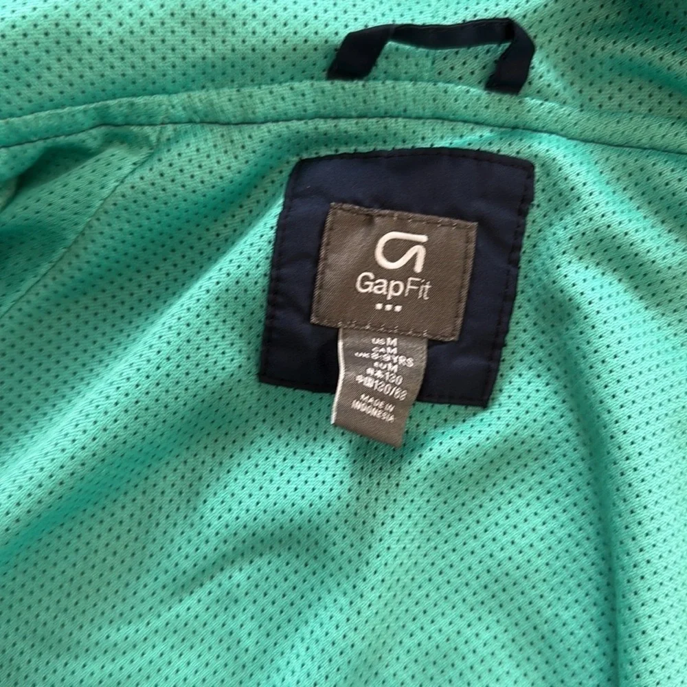 Gap Fit windbreaker Jacket size Medium wore twice (H16)
